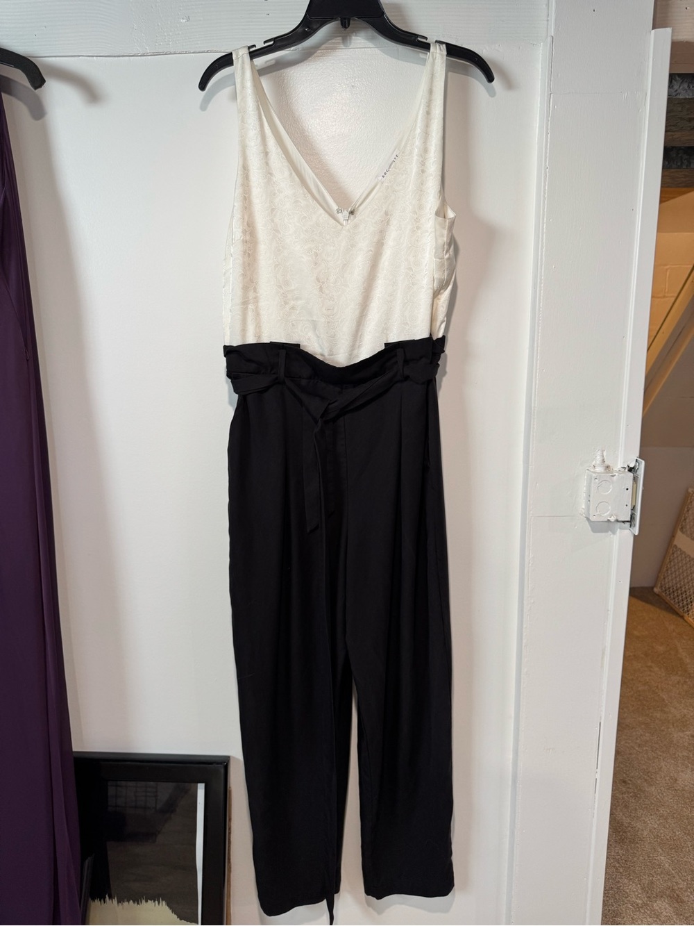 Socialite Two-Tone V-Neck Tie-Waist Jumpsuit in White and Black